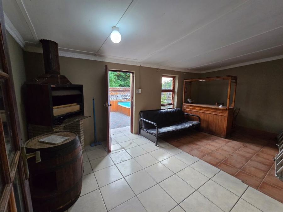 Commercial Property for Sale in Theescombe Eastern Cape